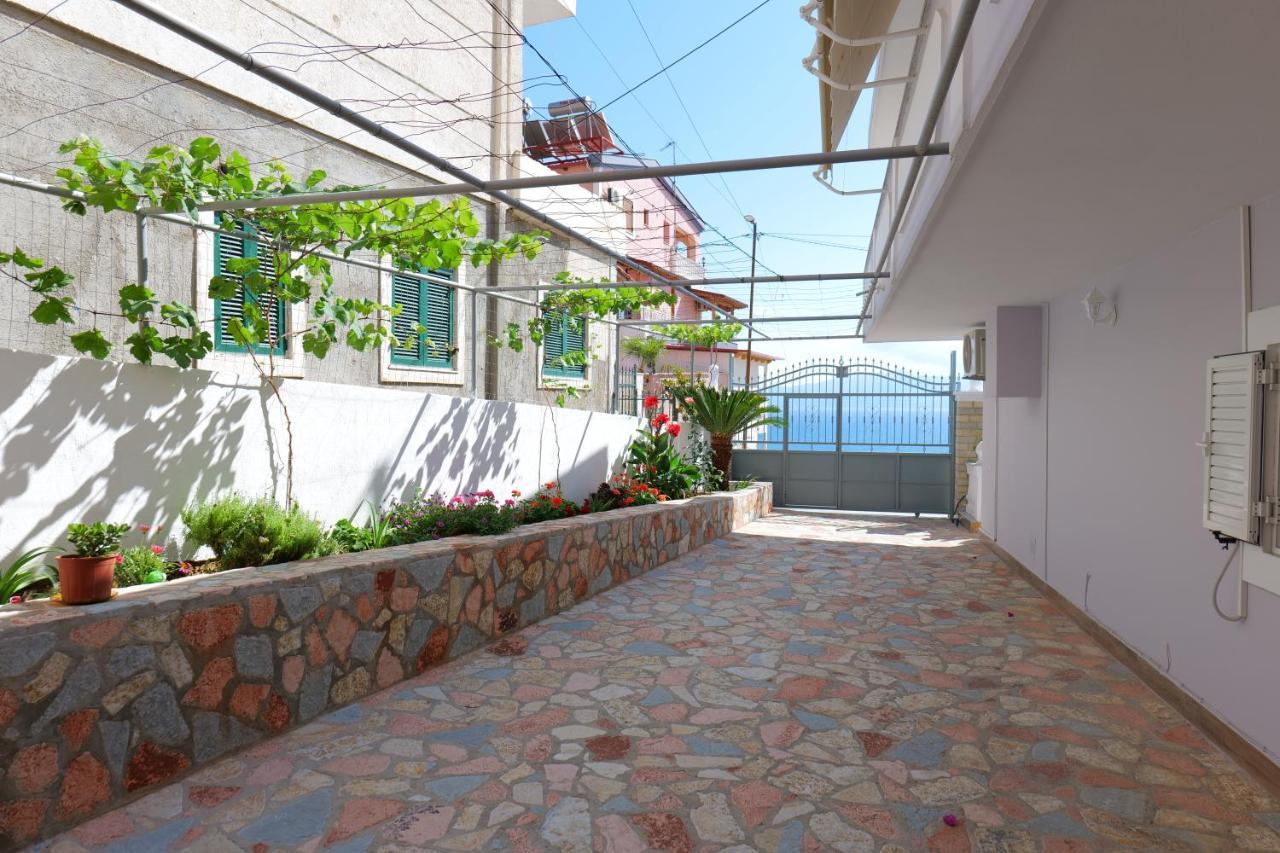 Kosta Apartments Sarandë Exteriér fotografie